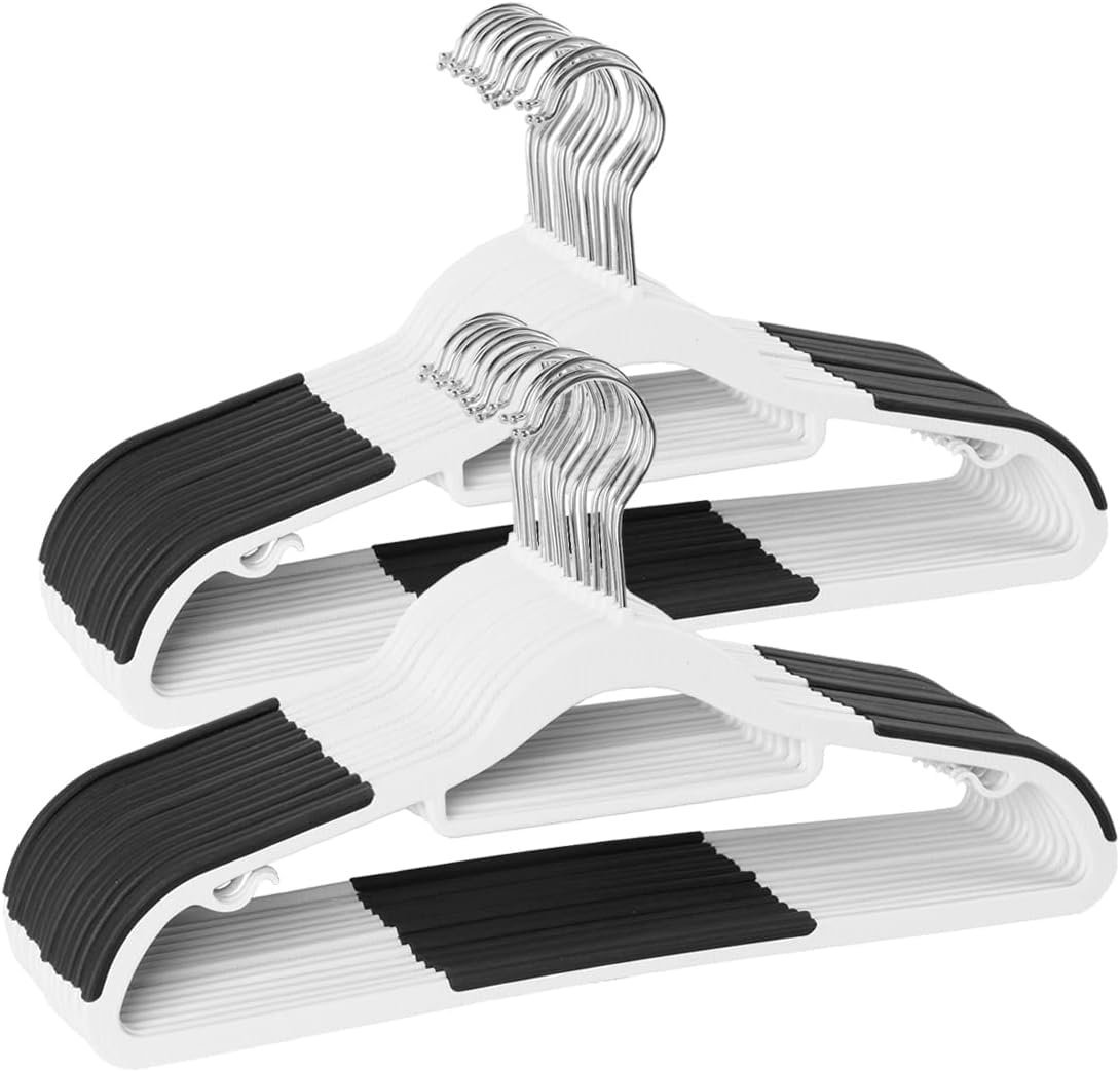 PLASTIC FLEXIBLE CLOTHES HANGER