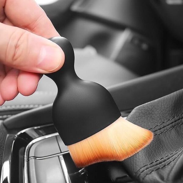 DUST REMOVAL AND CLEANING ARTIFACT BRUSH - Image 2