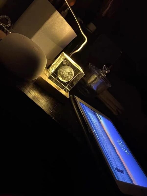 3D MOON CRYSTAL CUBE WITH LED - Image 6