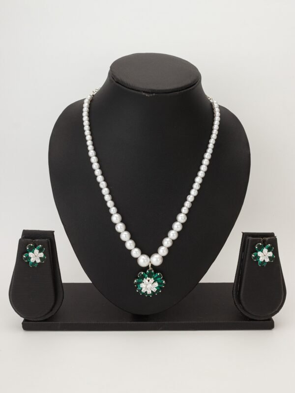 Morison Golden Radiance Necklace and Earrings Set  Exquisite Beauty for Every Occasion - Image 3