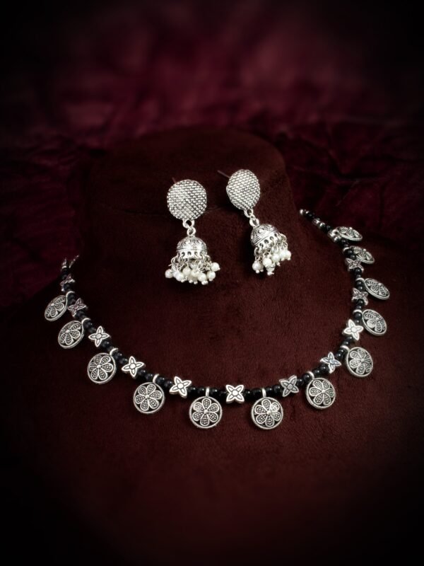 Morison Golden Allure Necklace Set  A Blend of Beauty and Style