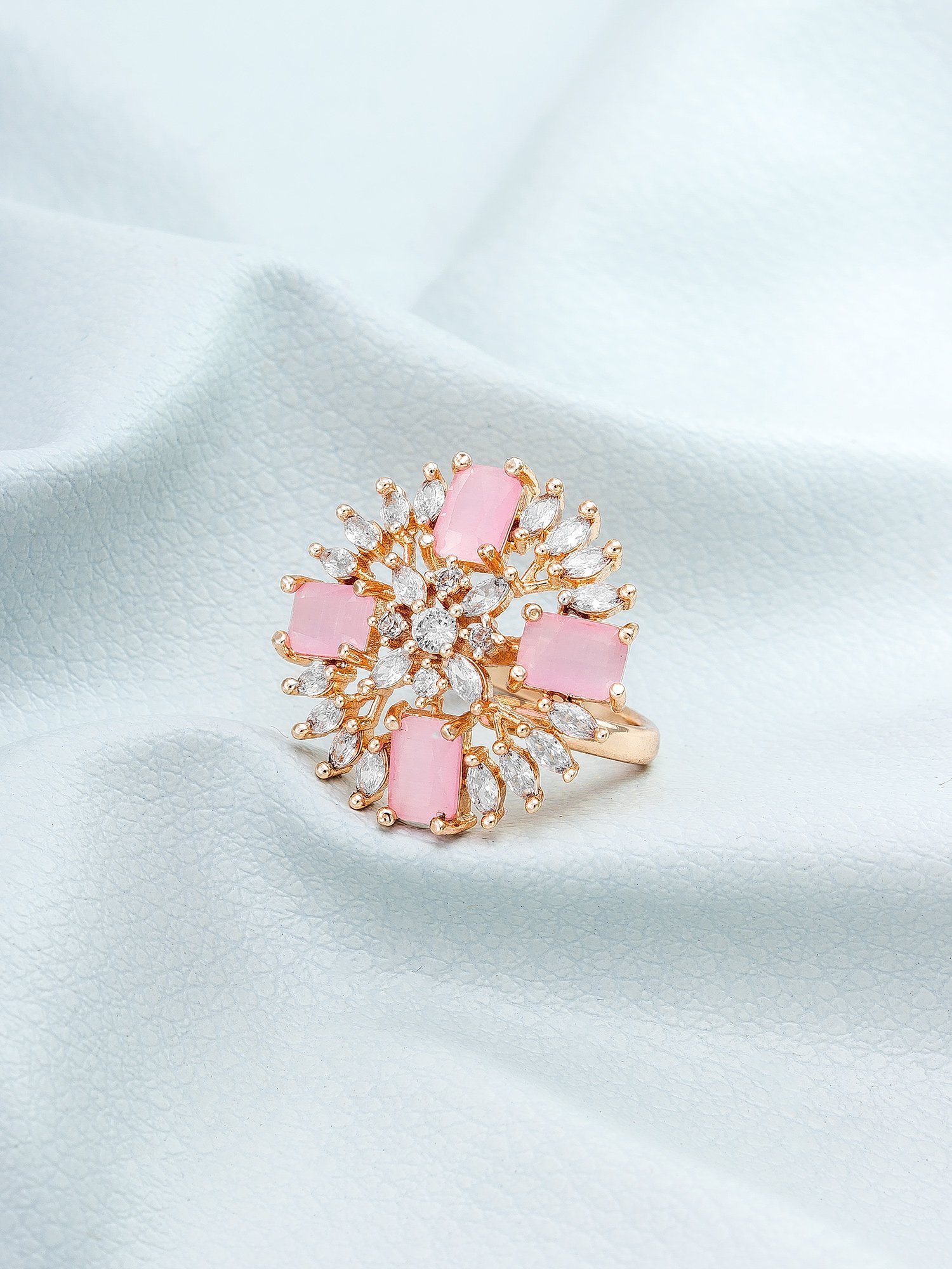 Morison Eternal Gold Ring  A Perfect Circle of Elegance