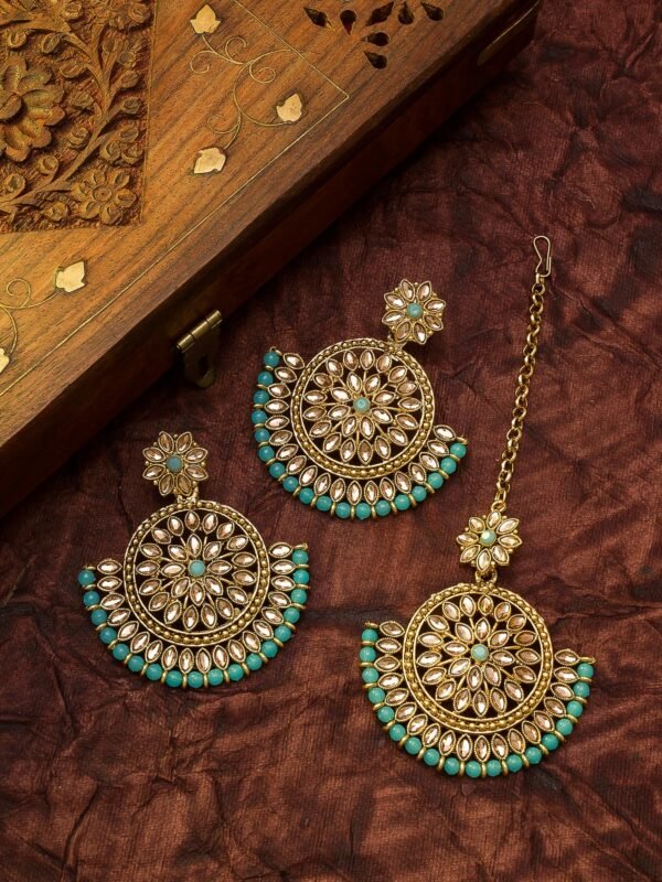 Morison Diamond-Style Mangtikka  Sparkling Sophistication