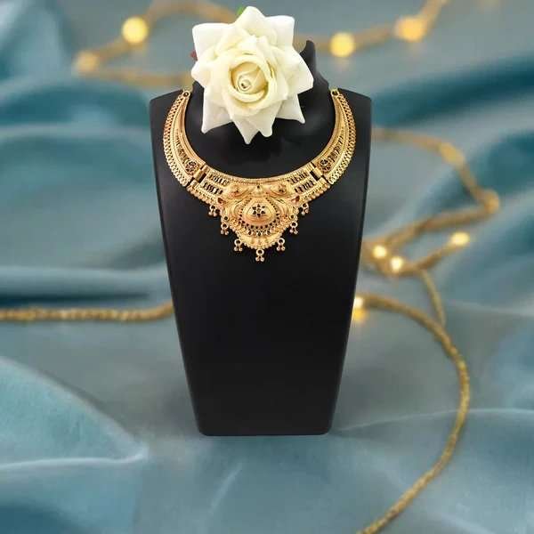 Gold Plated Necklace Set for Women – Sophisticated Indian Jewelry Set for Weddings, Parties & Special Occasions – Elegant Gold Tone Statement Necklace with Earrings